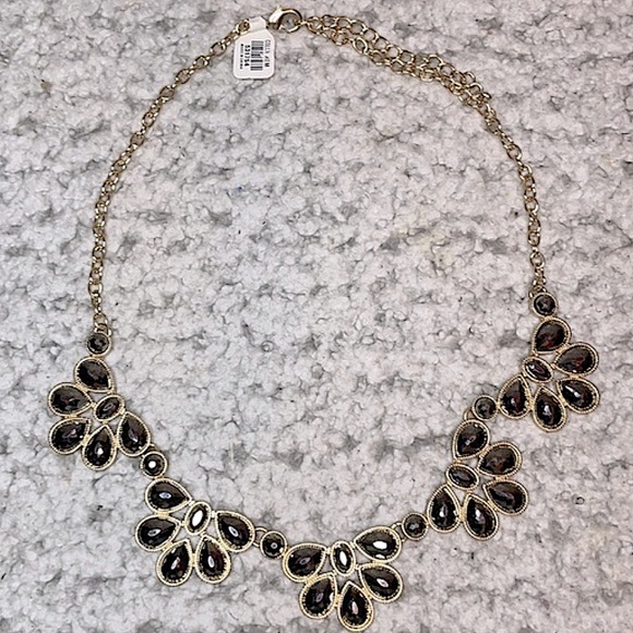 NWT Jewel Flower Dangle Necklace - Picture 1 of 5